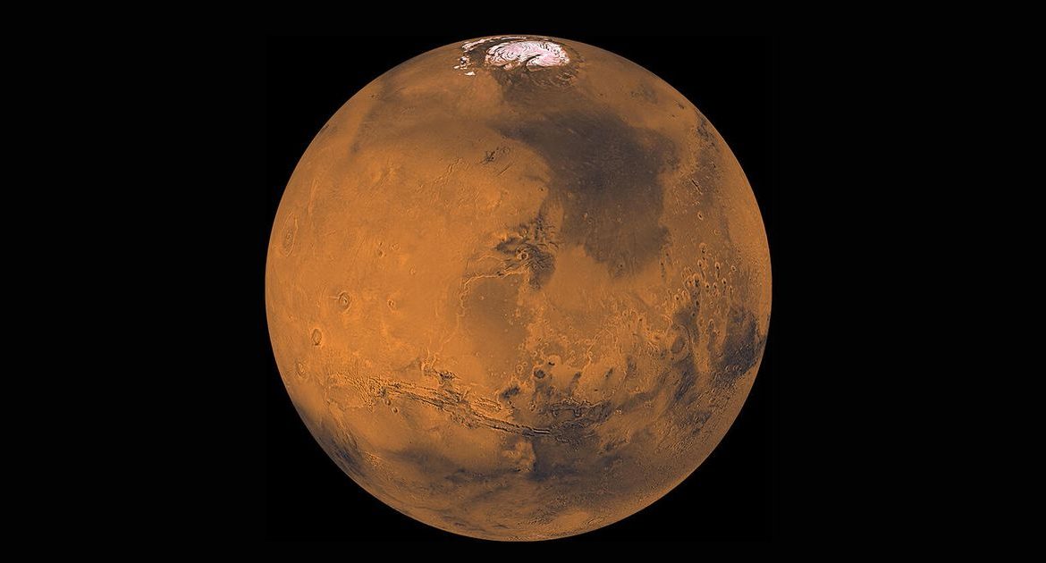 How to watch Mars rule the night sky in October