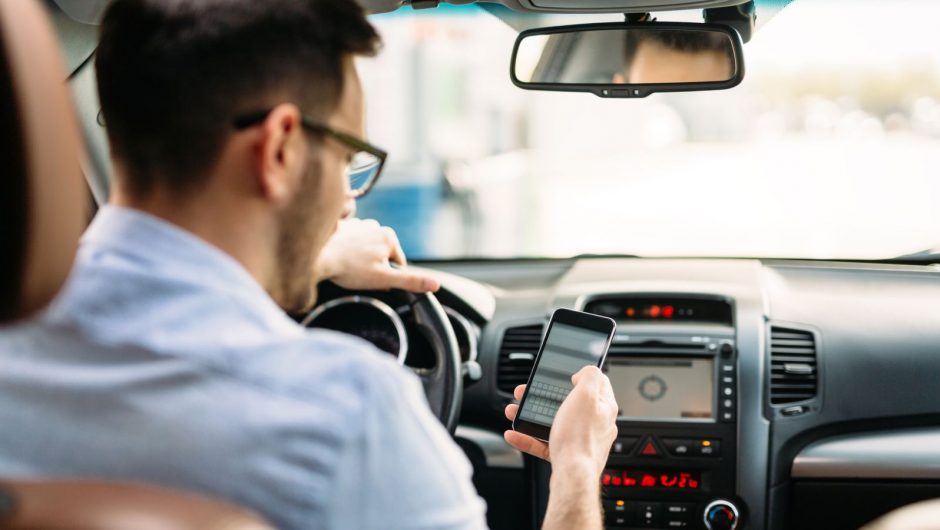Prevent drivers from taking pictures with cell phones because a closed vulnerability |  UK News