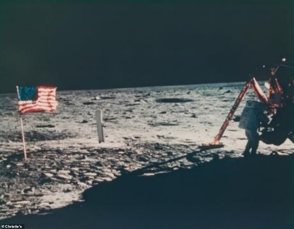 The rare photos are part of 2,400 vintage Voyage To Other World photo collections that will be exhibited at an online auction hosted by Christie until November 19, 2020. The only photo of Neil Armstrong on the Moon, July 16-24, 1969