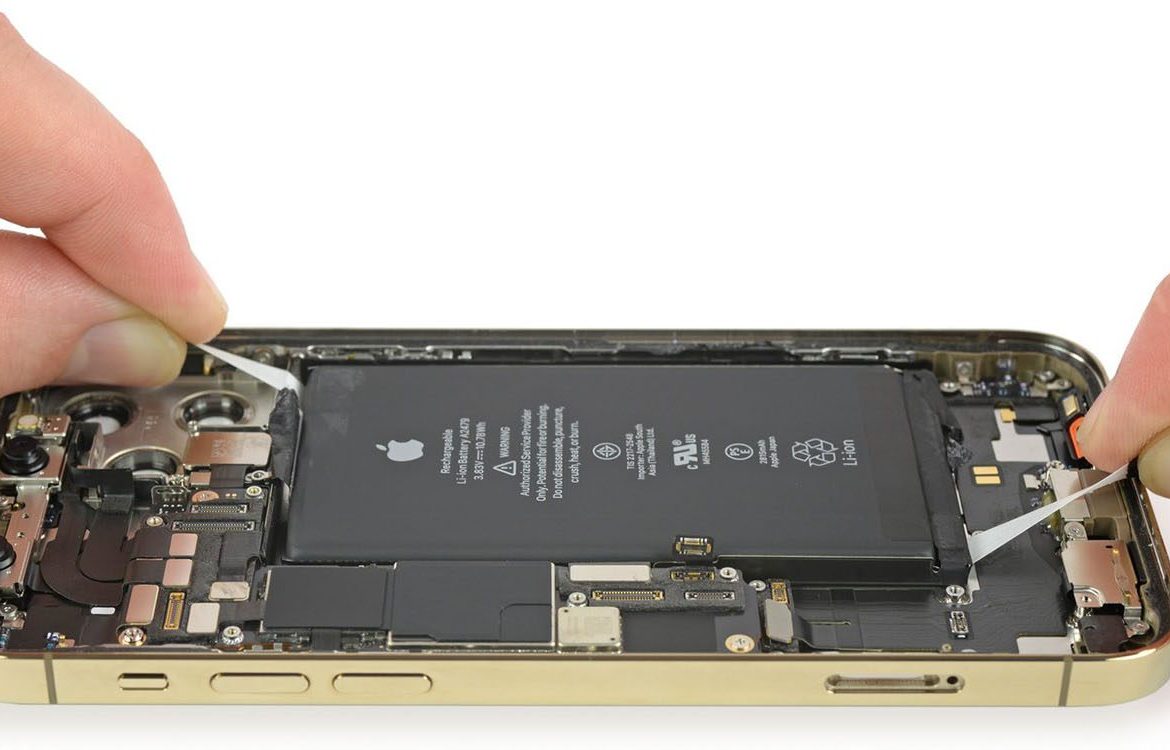 Smaller iPhone batteries next year, thanks to new technology - Kuo