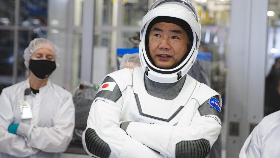 A veteran Japanese astronaut becomes the first international passenger of SpaceX – Spaceflight Now