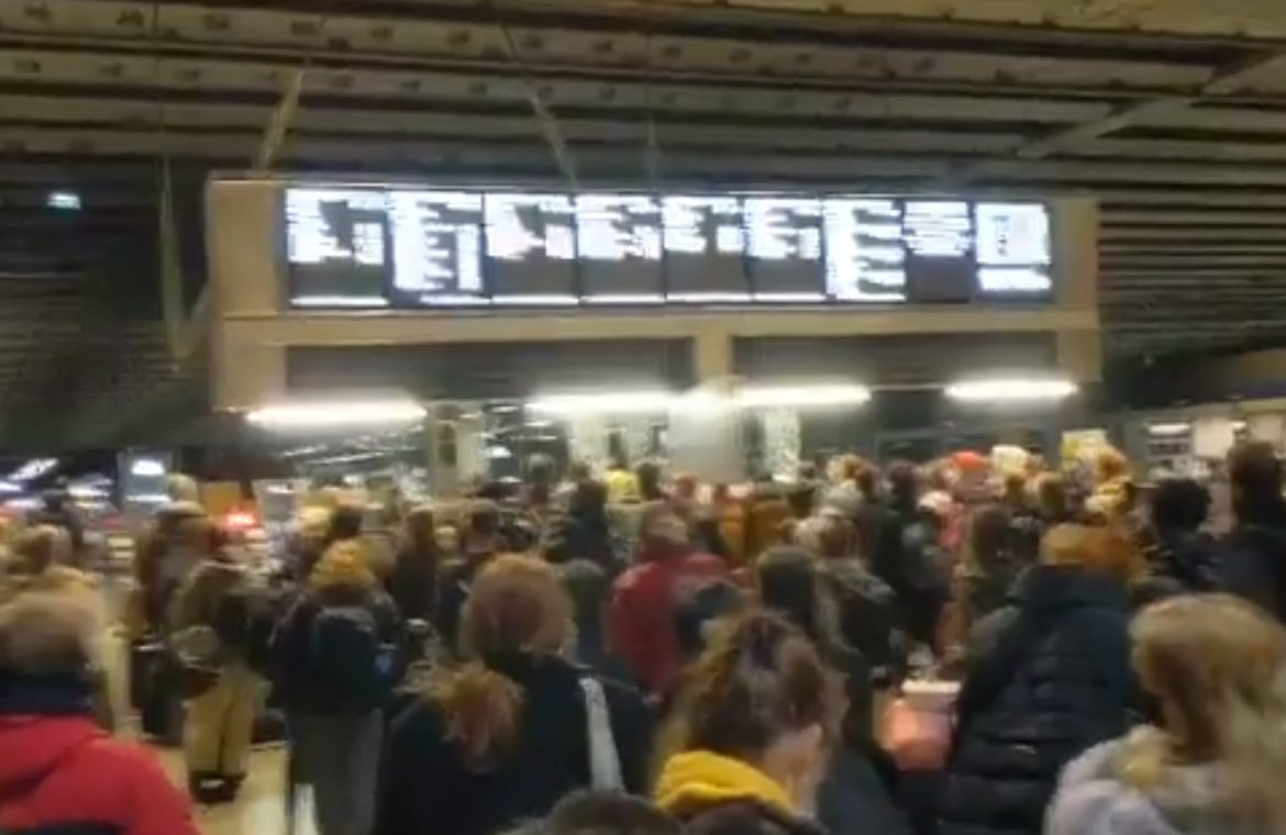Travel chaos as trains and highways are filled with people fleeing London for Christmas