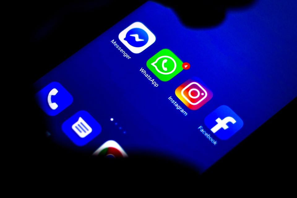 Messenger, WhatsApp, or Signal?  Check out how these apps use your data