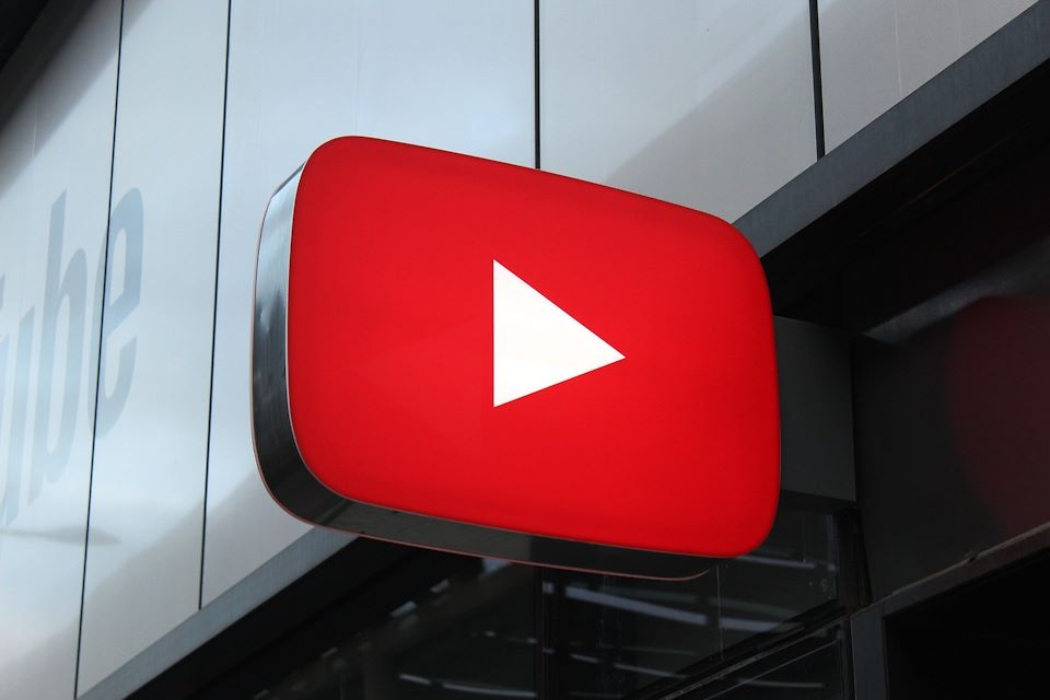 YouTube in the browser supports voice commands - in Polish, too