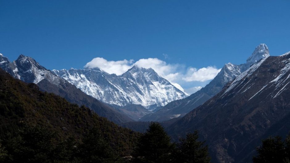 Himalayas.  Climbers accused of fake climbing Everest