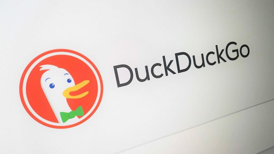DuckDuckGo vs. FLoC tracking in Google Chrome.  The add-on can block it