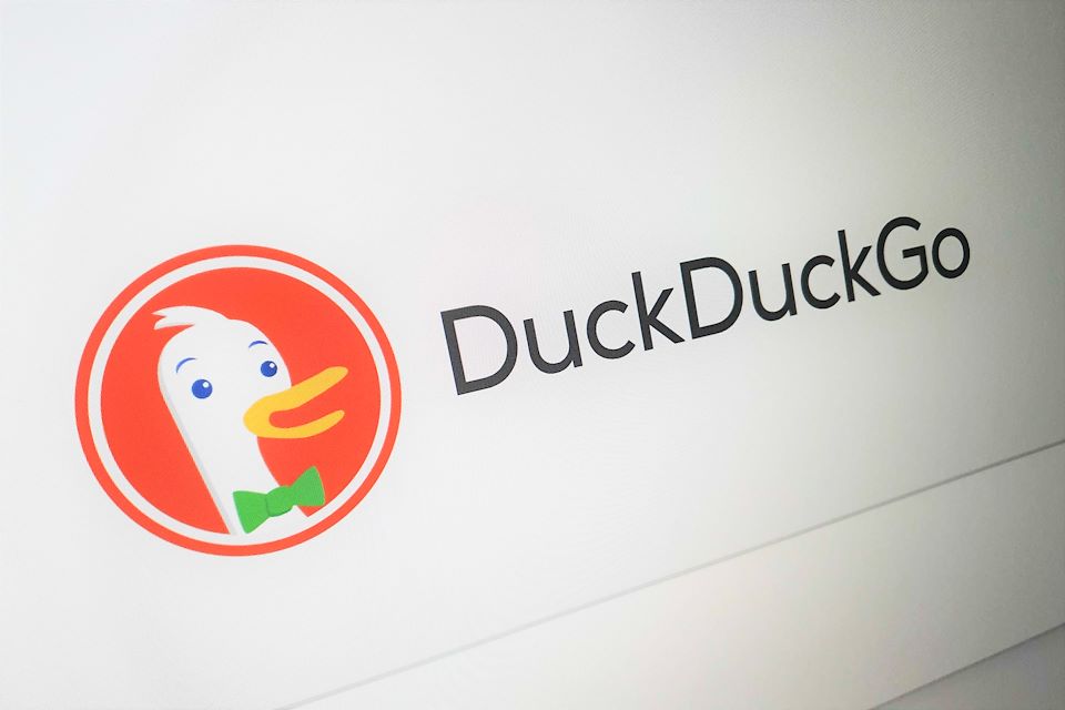 DuckDuckGo vs. FLoC tracking in Google Chrome.  The add-on can block it