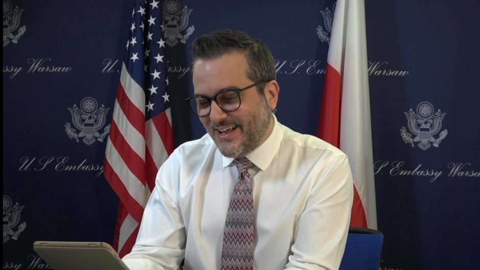 Pics Alliou, Chargé d’Affairs to the USA in Poland, answers questions from Poles on Facebook.  Find out what Bix has been asked for [WIDEO]