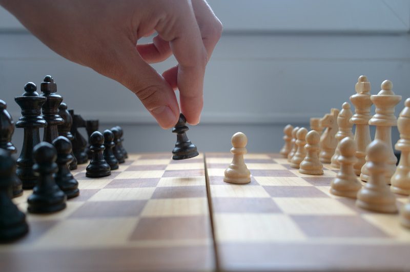 The “Queen’s Maneuver” game made chess popular again