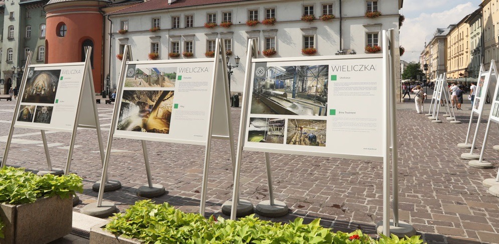 Foreign exhibitions.  How to make a visual exhibit in public space?