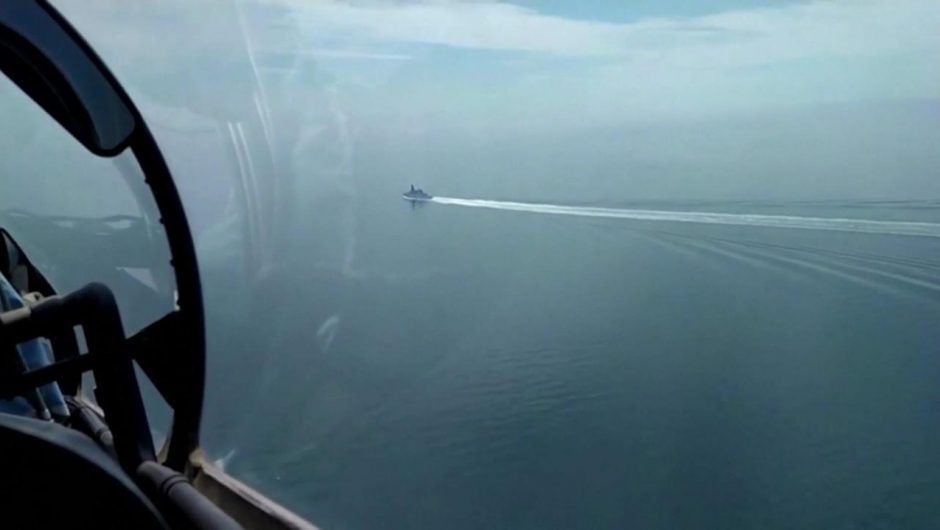 HMS Defender.  Black Sea incident.  BBC journalist account