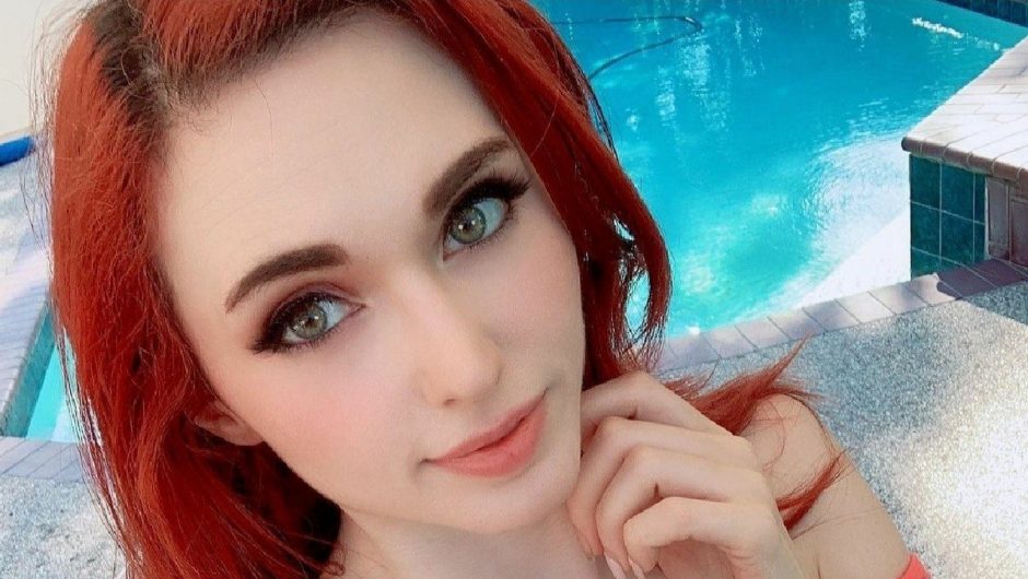 Twitch Bans Controversial Billiards Banners At Amouranth And Indiefoxx