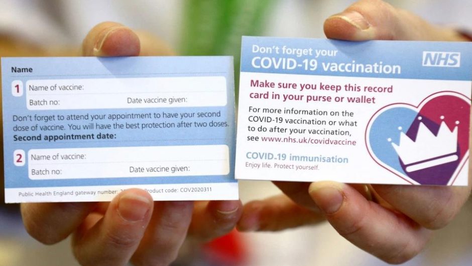 Everyone vaccinated in the UK will receive a vaccination card بطاقة