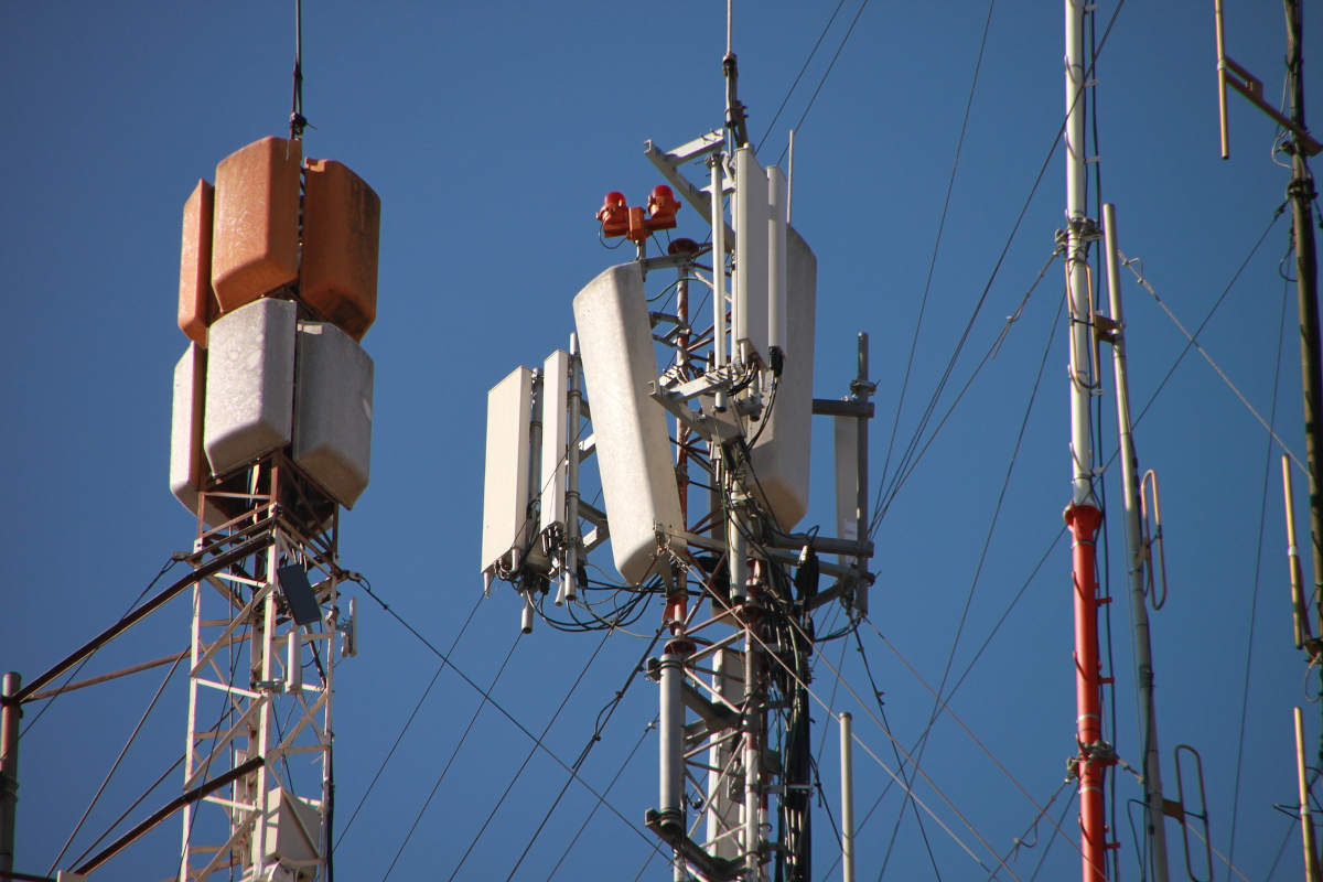 In addition to the telecom towers acquired by Cellnex, the deal has been completed