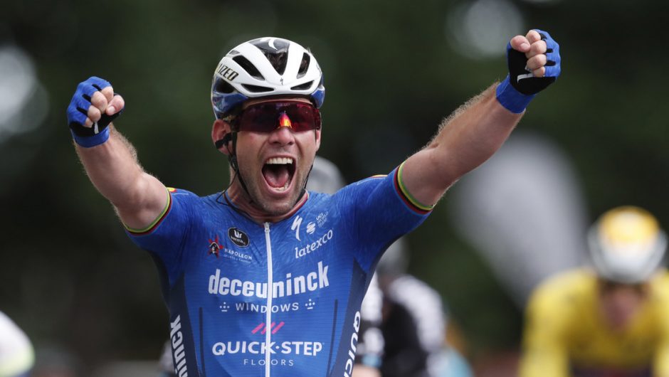 Tour de France: Cavendish wins stage 31