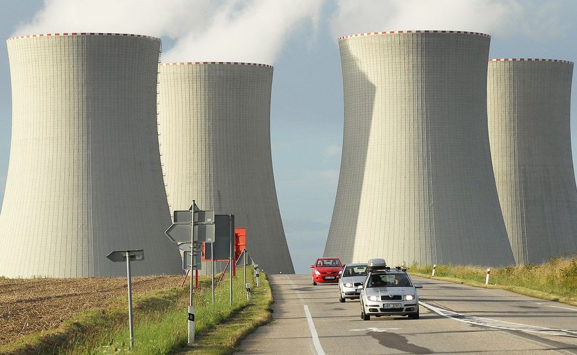 Pierwszy z reaktorów nuklearnych zacznie funkcjonować w 2029 r. (fot. Sean Gallup/Getty Images)