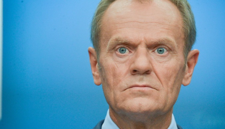 Tusk kidding?!  "PiS has inherited the economy in a very stable state."  Answered by MEP Arent