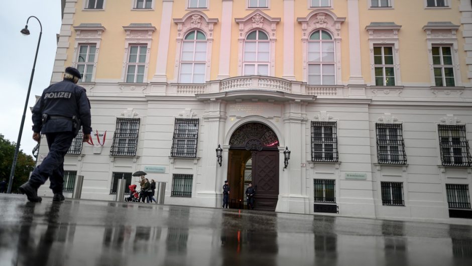 Austria: Searches in the office of Chancellor Sebastian Kurz and associates