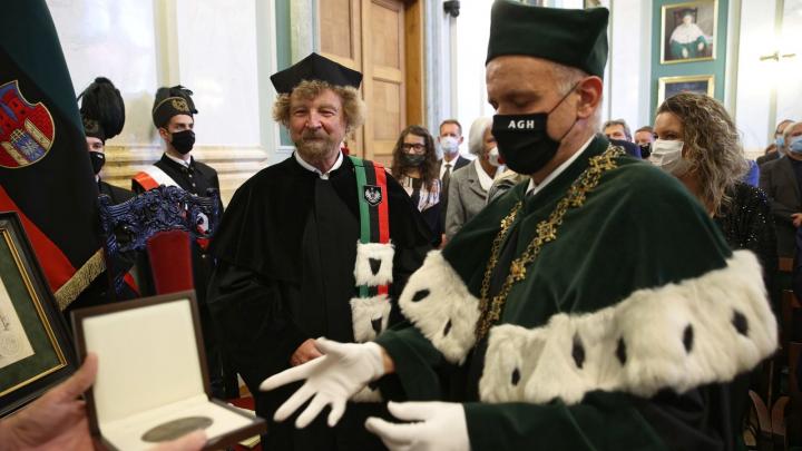 Physics professor.  Wojciech Żurek holds an honorary doctorate from the AGH University of Science and Technology in Krakow