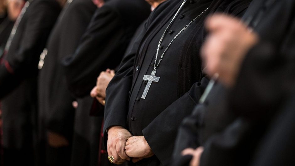 United States of America.  The bishop wants the seminary candidates to confirm their full examination |  News from the world