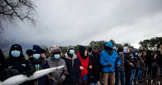 France: Immigrants come to Calais.  Activists are starving