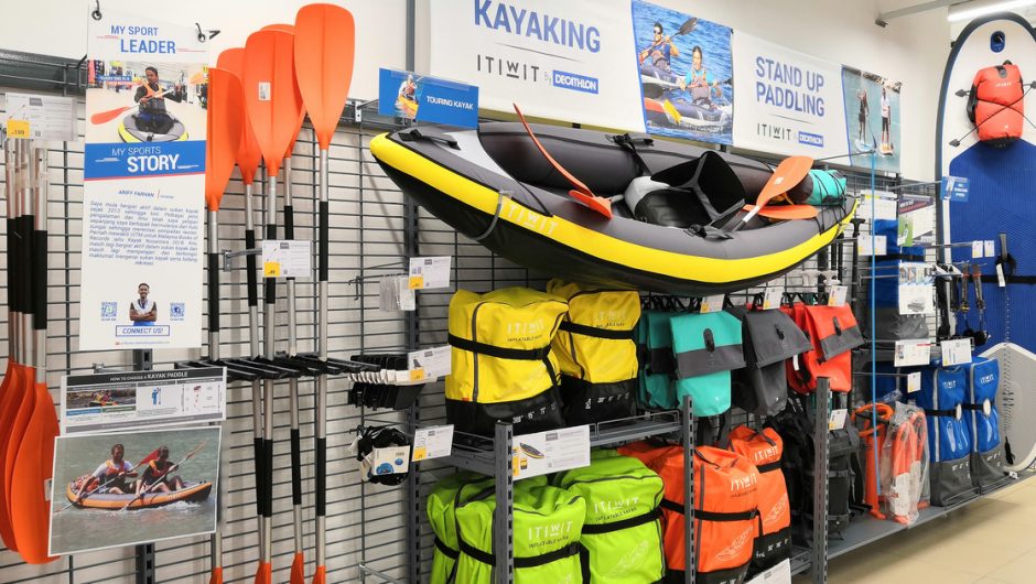 Decathlon sells kayaks to discourage immigrants