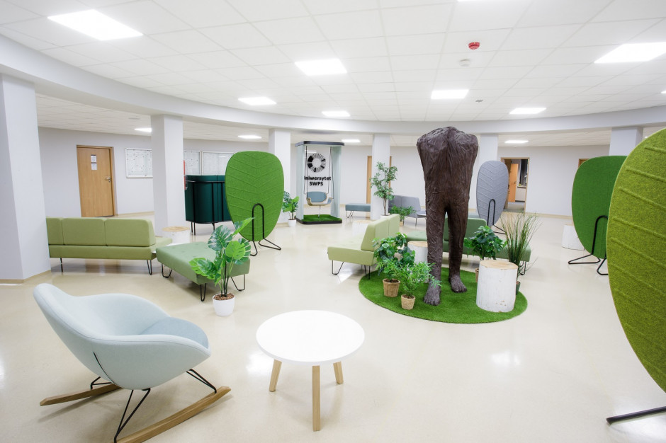 Study space and biophilic design.  An unusual project for SWPS University and the HOOF brand