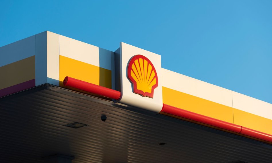 The Netherlands is fighting for Shell's concerns.  The government proposes to abolish the tax on dividends for international shareholders