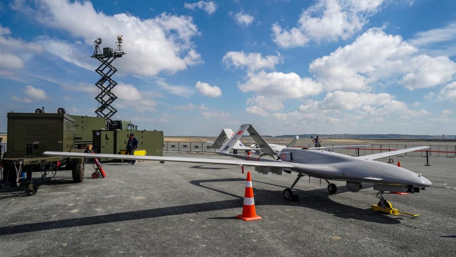 Ukraine.  The Ministry of Foreign Affairs and the military resist criticism of the use of a combat drone in Donbas