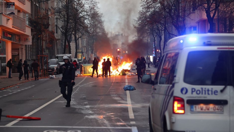 Brussels.  Brutal riots in the capital after a protest against restrictions