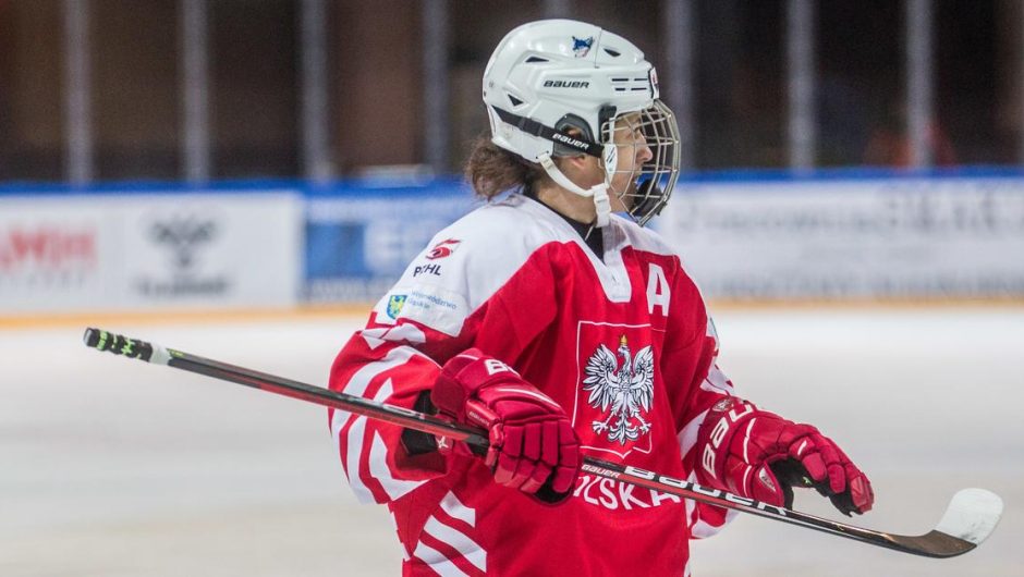 Ewelina Czarnecka is the only Polish hockey player to have played all matches in the national team