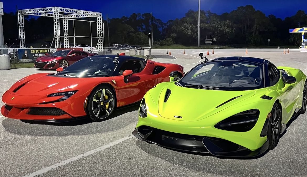 They had not expected such an intense duel.  765 km in McLaren vs.  1000 HP in a Ferrari (video)