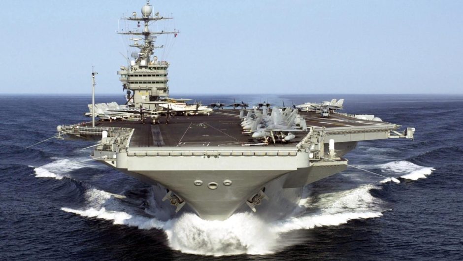 USA.  Lotniskowiec USS Harry S. Truman pozostanie na Morzu Śródziemnym