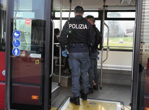 Italy: Unvaccinated people will not board the bus