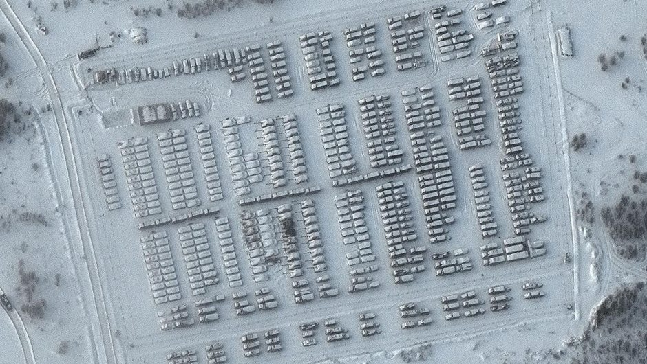 Ukraine.  Rosyjskie wojsko przy granicy - zdjęcia satelitarne