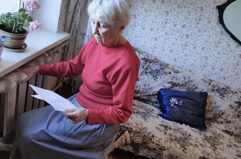 Older UK residents 'can't afford heating'