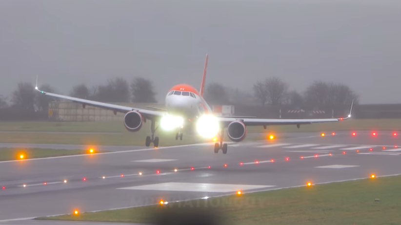 The hurricane was spewing planes as they landed.  Dramatic recording from Great Britain [WIDEO]