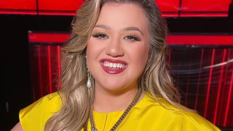 Kelly Clarkson Changed Her Name!  What is it called now?