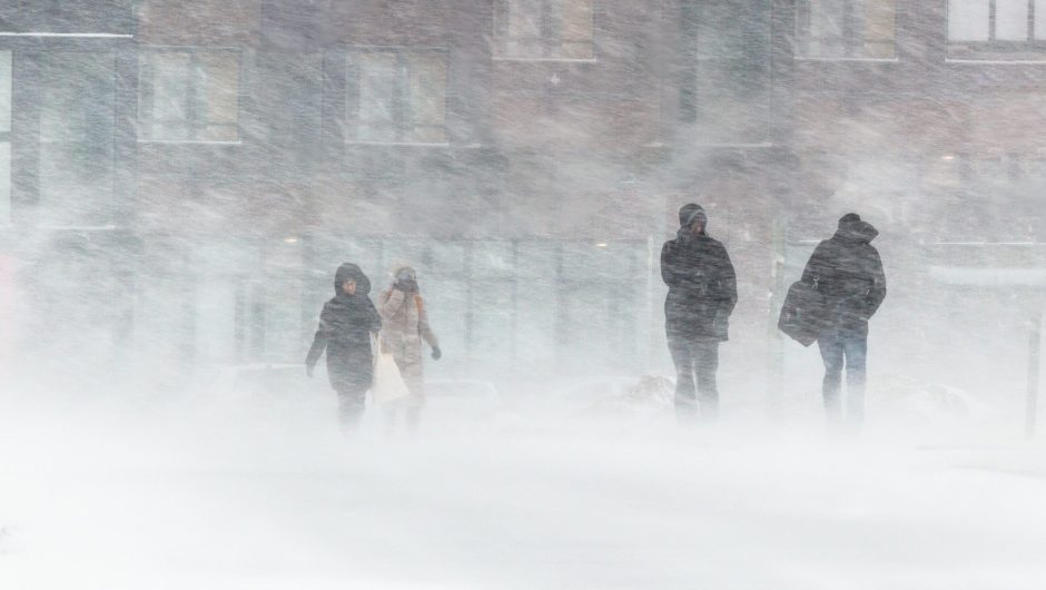 United States of America.  Illinois winter attack.  Blizzard immobilized – and Prost