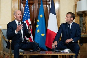 United States of America.  White House: Macron's conversation with Putin is not a separate diplomatic track