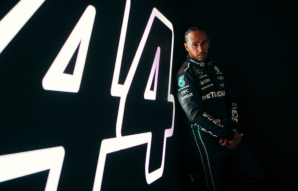 Lewis Hamilton's last season in Formula One?  Young people can force him to resign