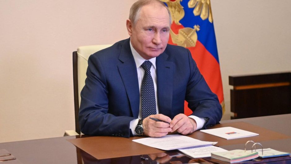 Russia.  Vladimir Putin on “scum and traitors” among Russians – speech at a meeting with the government