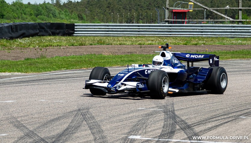 Driving a Formula 1 car in Poland?  This is possible, but the number of places is limited.