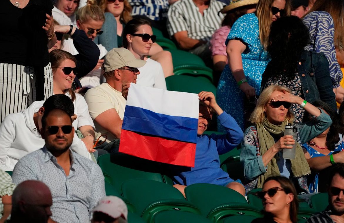 Revenge of the ban on the Russians.  The ATP wants to punish Wimbledon, and it will strike tennis players in tennis