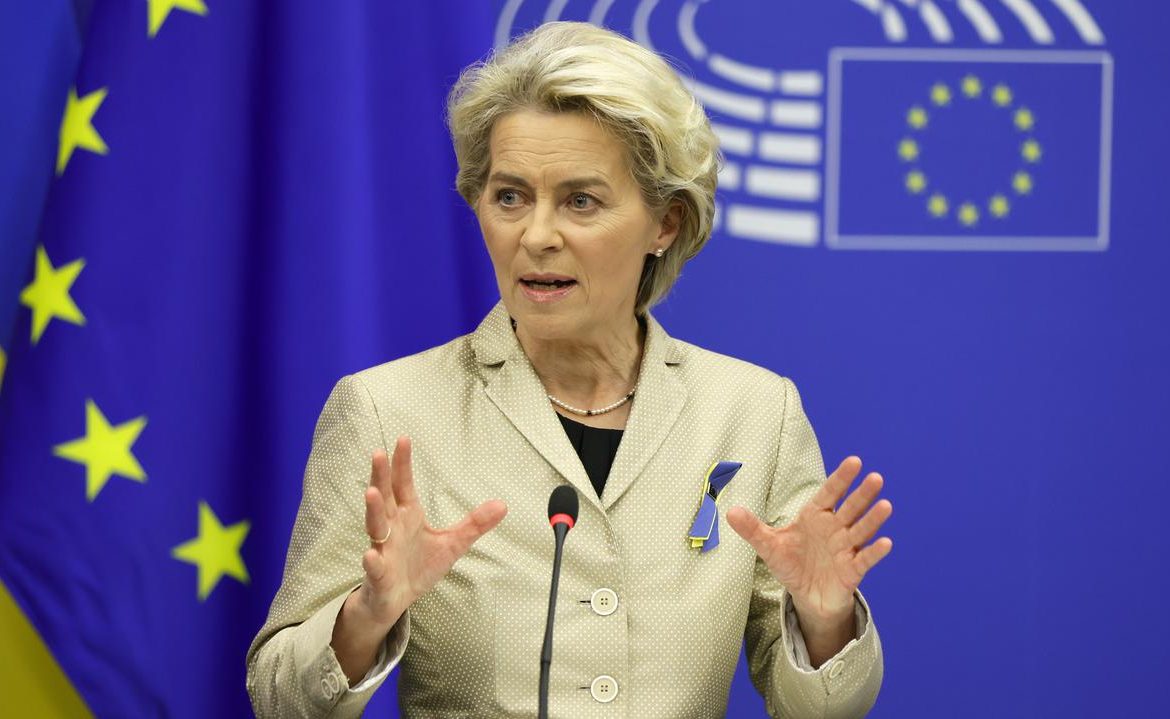 The President of the European Commission, Ursula von der Leyen, proposes to resign from the consensus.  13 countries, including Poland, are against EU treaty change