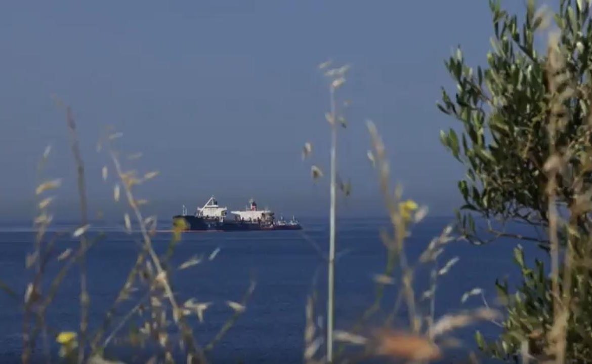 The United States seizes a shipment of Iranian oil on a Russian tanker