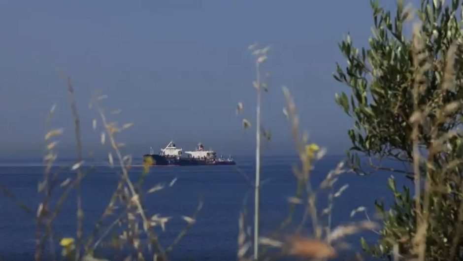 The United States seizes a shipment of Iranian oil on a Russian tanker