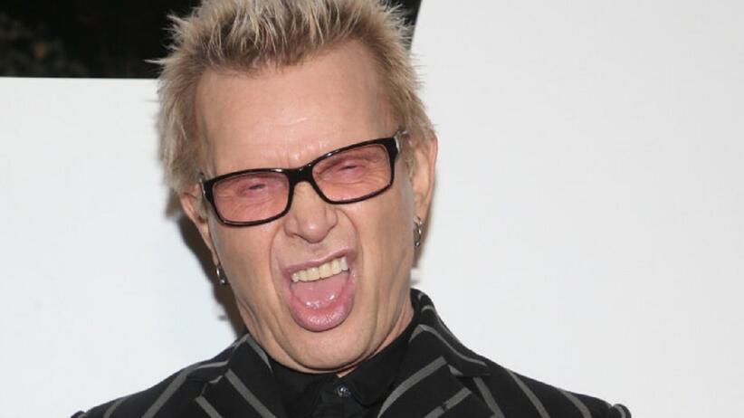 Billy Idol has a health problem.  He postponed the European tour