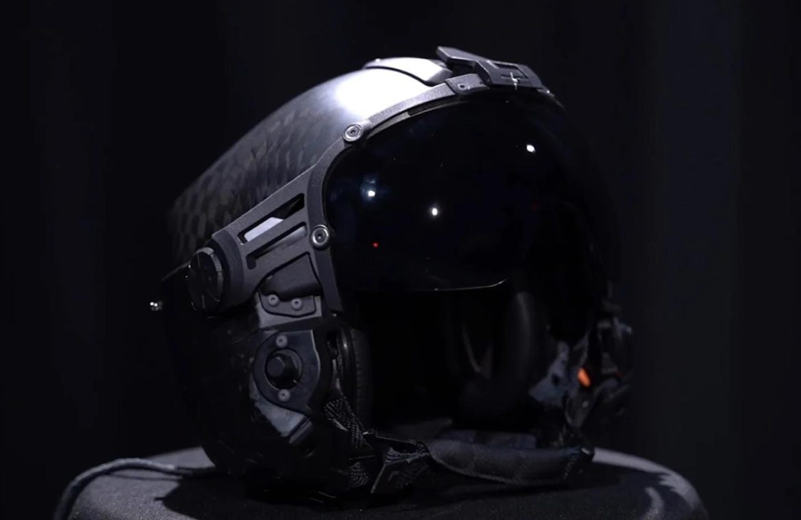 Take a look at the modern American aviator helmet.  New details revealed
