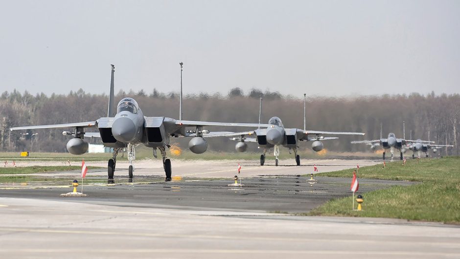 American F-15 fighters in Poland.  B-52 bombers in Great Britain |  News from the world